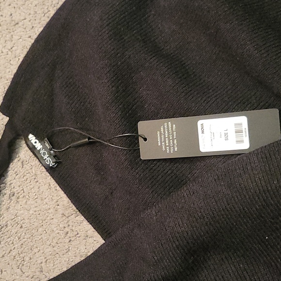 Black v-neck sweater - Picture 3 of 5